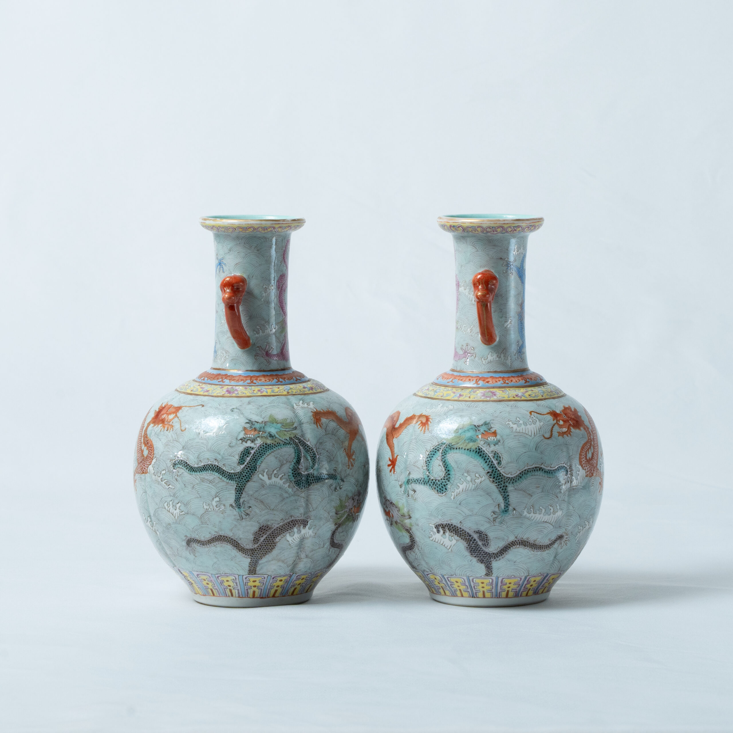 Lot 019 A MAGNIFICENT AND RARE PAIR OF FAMILLE-ROSE 'NINE DRAGONS' LOBED VASES
SEAL MARKS AND PERIOD OF JIAQING - Image 3