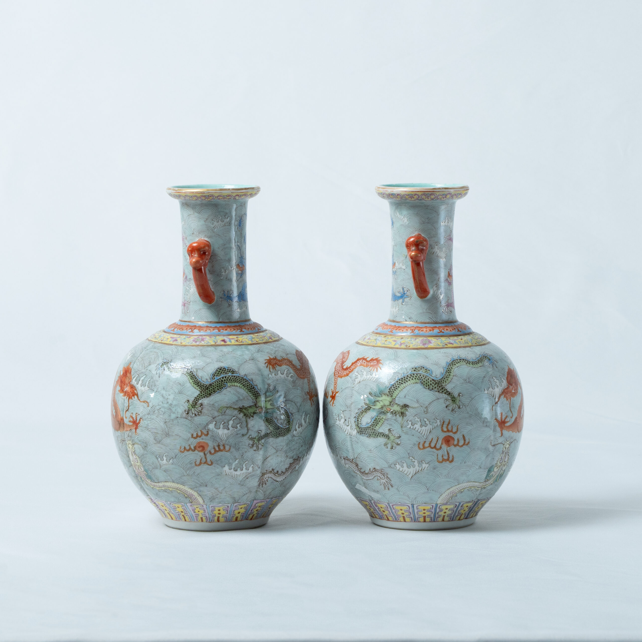 Lot 019 A MAGNIFICENT AND RARE PAIR OF FAMILLE-ROSE 'NINE DRAGONS' LOBED VASES
SEAL MARKS AND PERIOD OF JIAQING - Image 4