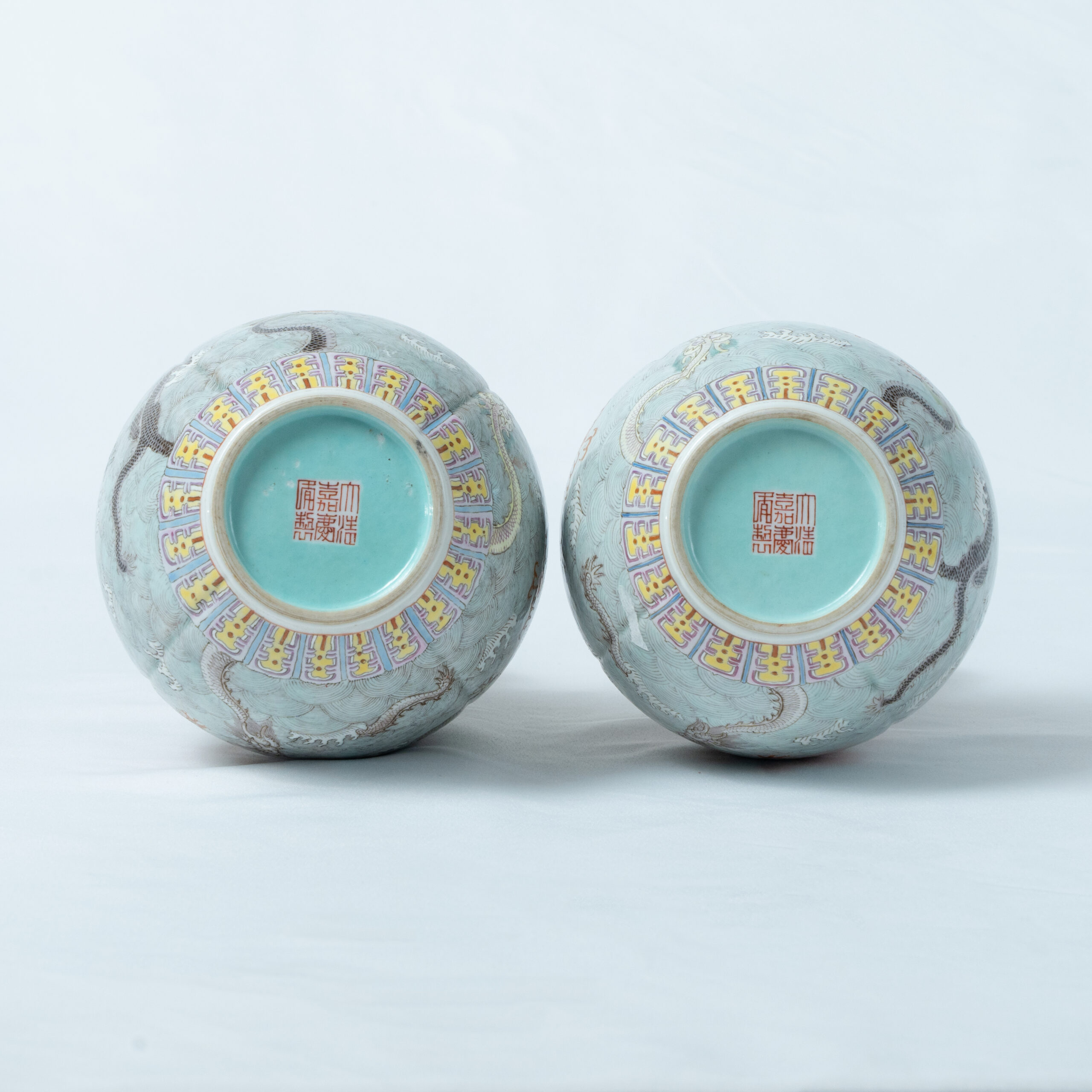 Lot 019 A MAGNIFICENT AND RARE PAIR OF FAMILLE-ROSE 'NINE DRAGONS' LOBED VASES
SEAL MARKS AND PERIOD OF JIAQING - Image 7