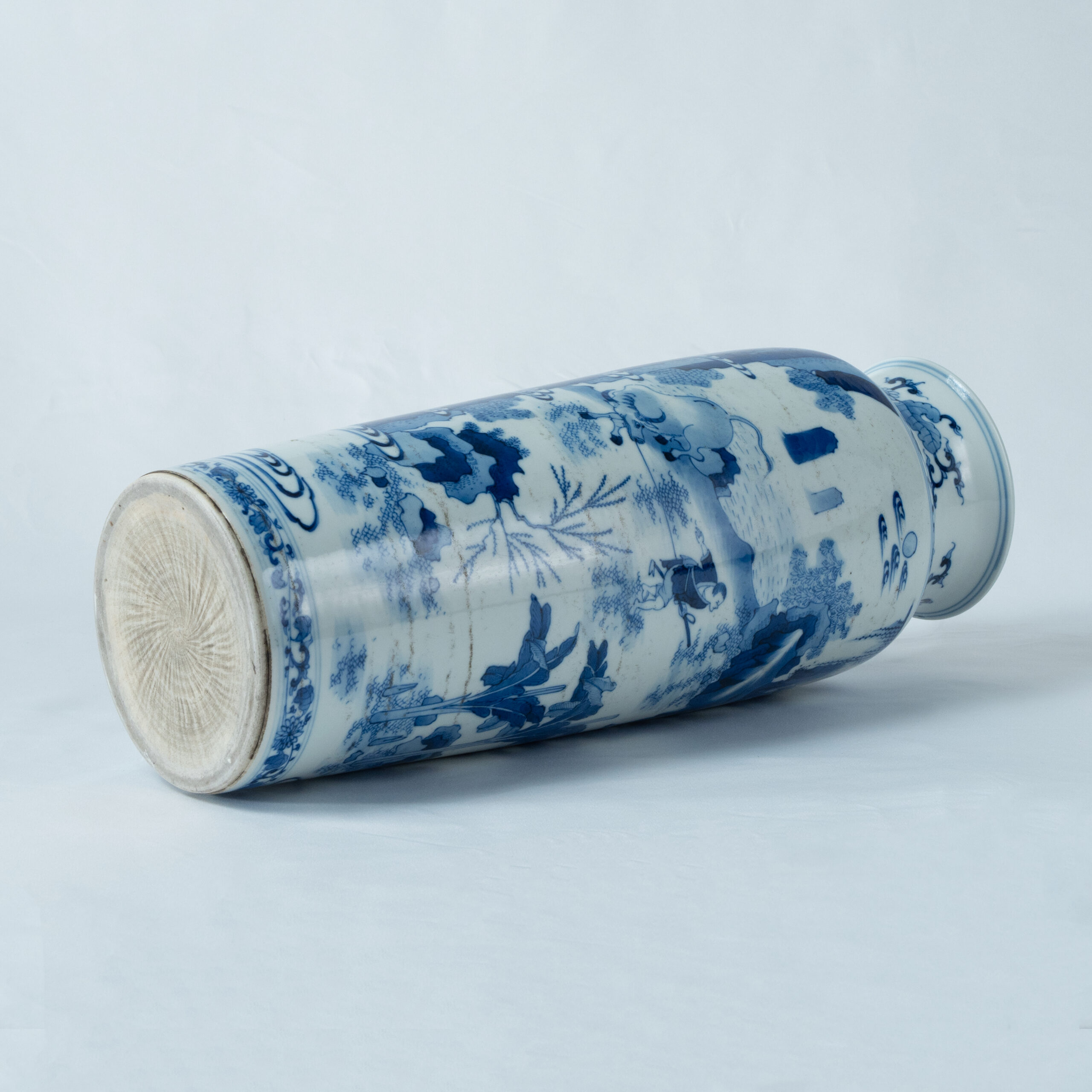 Lot 026 A BLUE AND WHITE 'BING JI WEN NIU' SLEEVE VASE - Image 6