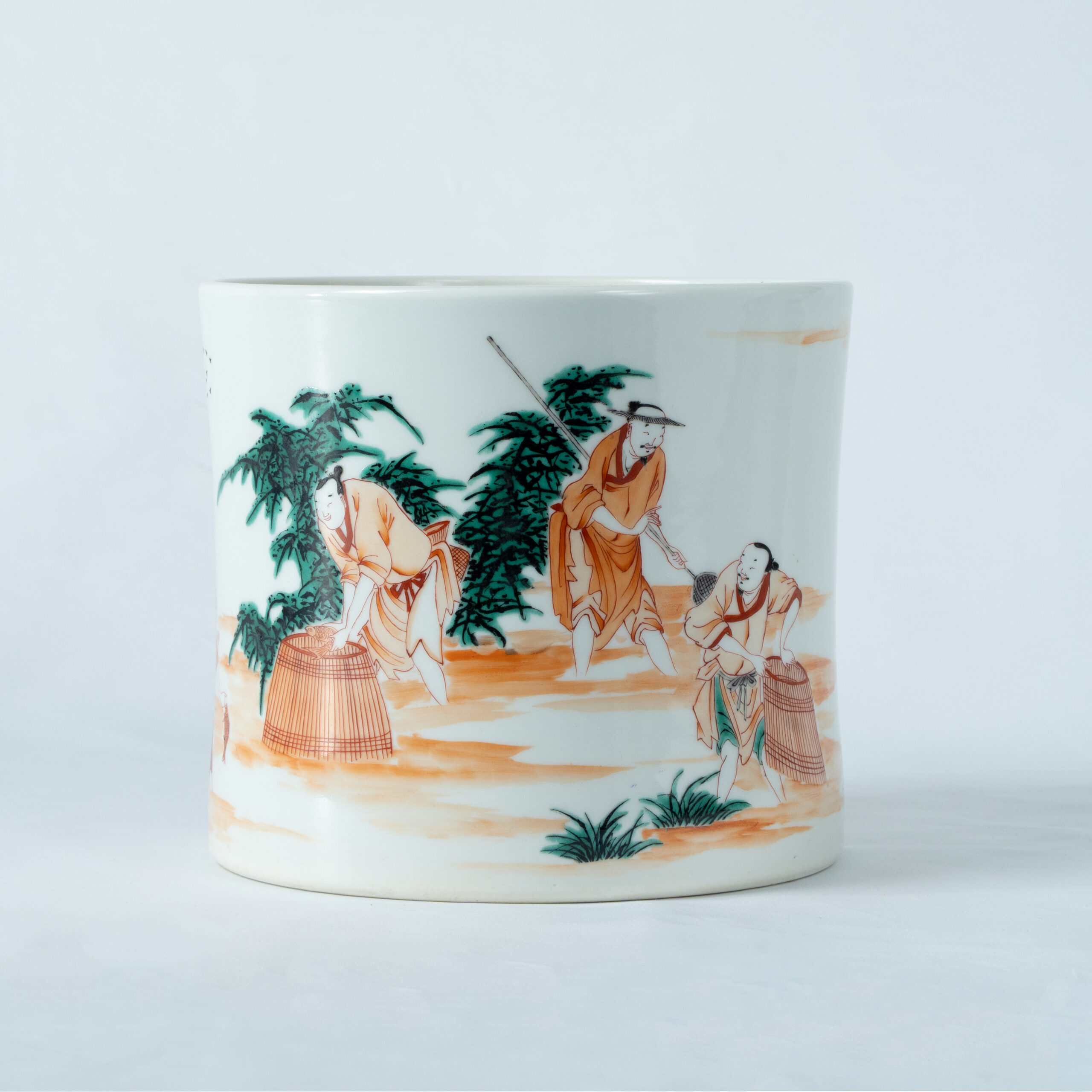 Lot 034 A LARGE WUCAI 'FIGURES IN LANDSCAPE' BRUSH POT
QING DYNASTY