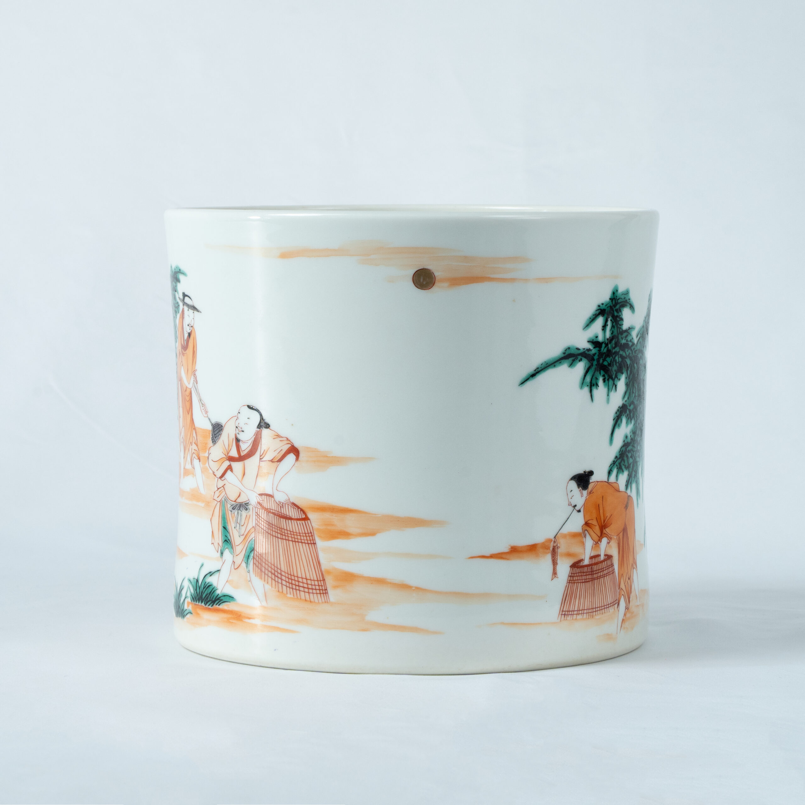 Lot 034 A LARGE WUCAI 'FIGURES IN LANDSCAPE' BRUSH POT
QING DYNASTY - Image 4