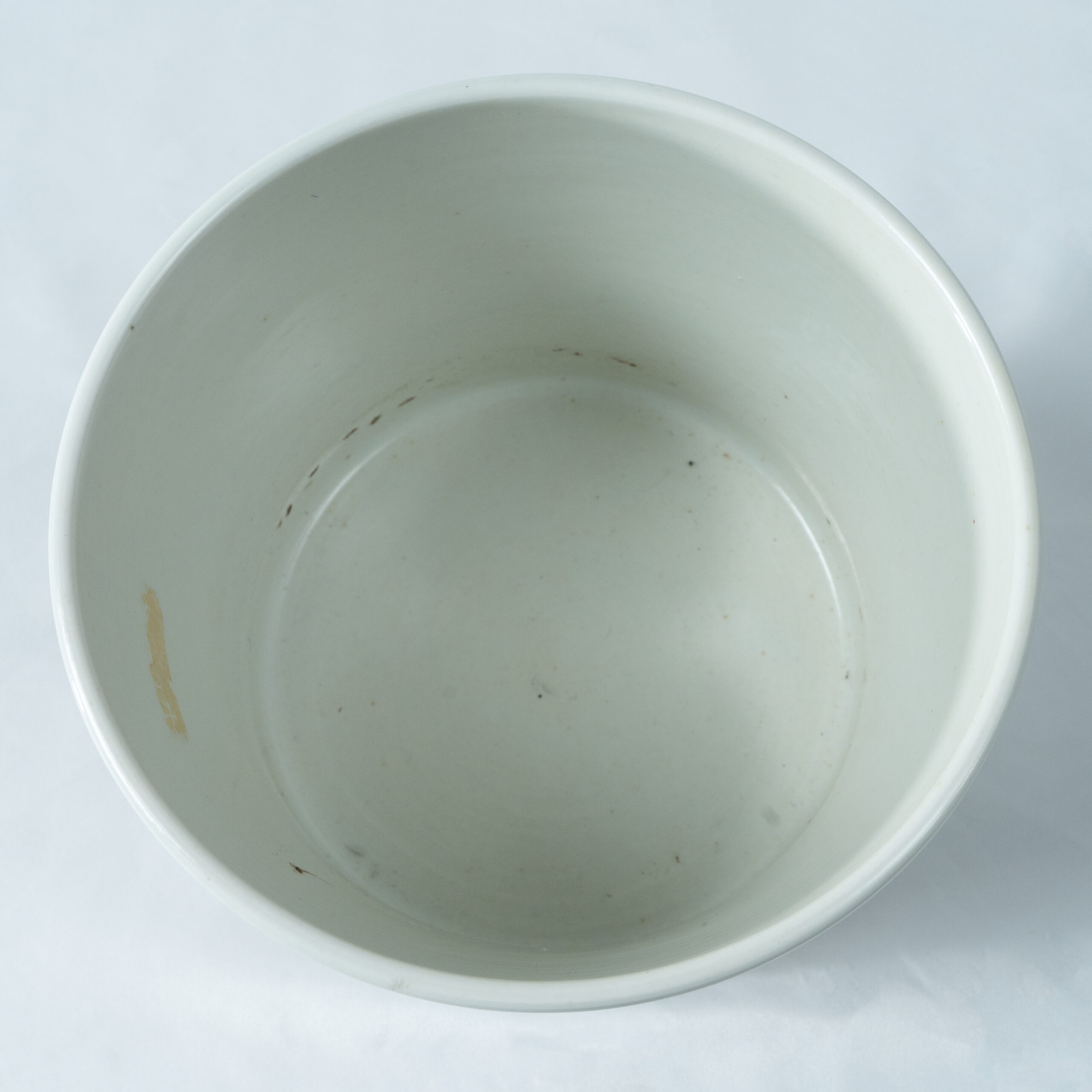 Lot 034 A LARGE WUCAI 'FIGURES IN LANDSCAPE' BRUSH POT
QING DYNASTY - Image 5