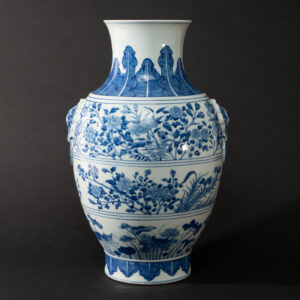 Lot 037 A MAGNIFICENT AND LARGE BLUE AND WHITE 'LOTUS' VASE (HU)
QING DYNASTY, QIANLONG PERIOD