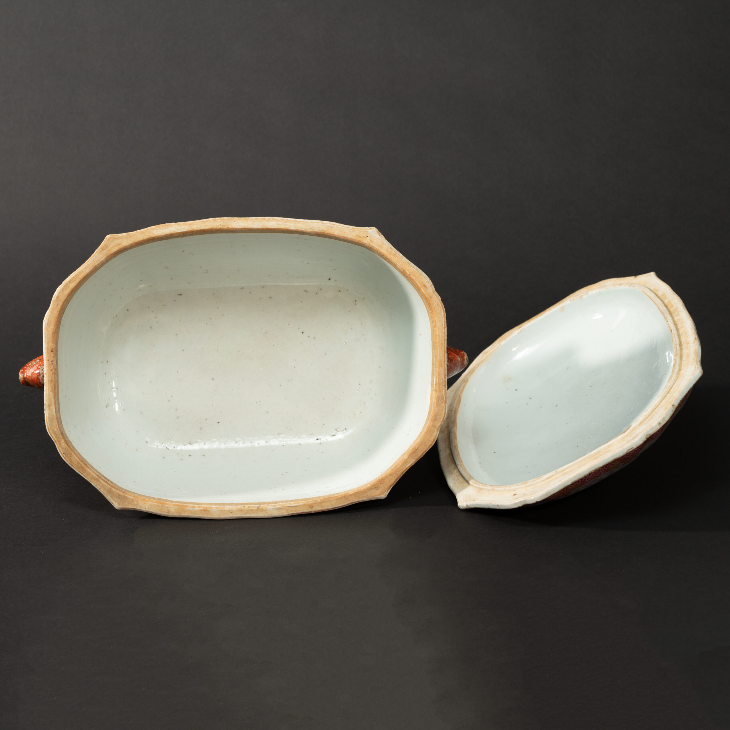 Lot 040 A RARE AND MAGNIFICENT FAMILLE-ROSE 'FLOWERS' RECTANGULAR SOUP TUREEN AND COVER
QING DYNASTY, QIANLONG PERIOD - Image 6