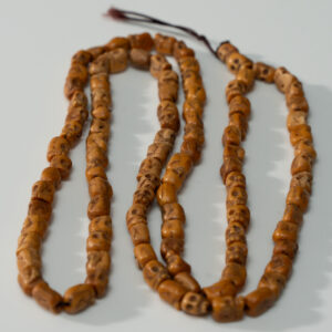 Lot 063 A RARE TIBETAN BUDDHIST CARVED YAK-BONE SKULL MALA
108 BEADS PLUS GURU BEAD
CIRCA 17TH – 18TH CENTURY