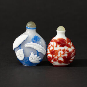 Lot 072 TWO OVERLAY GLASS SNUFF BOTTLES
18TH – 19TH CENTURY