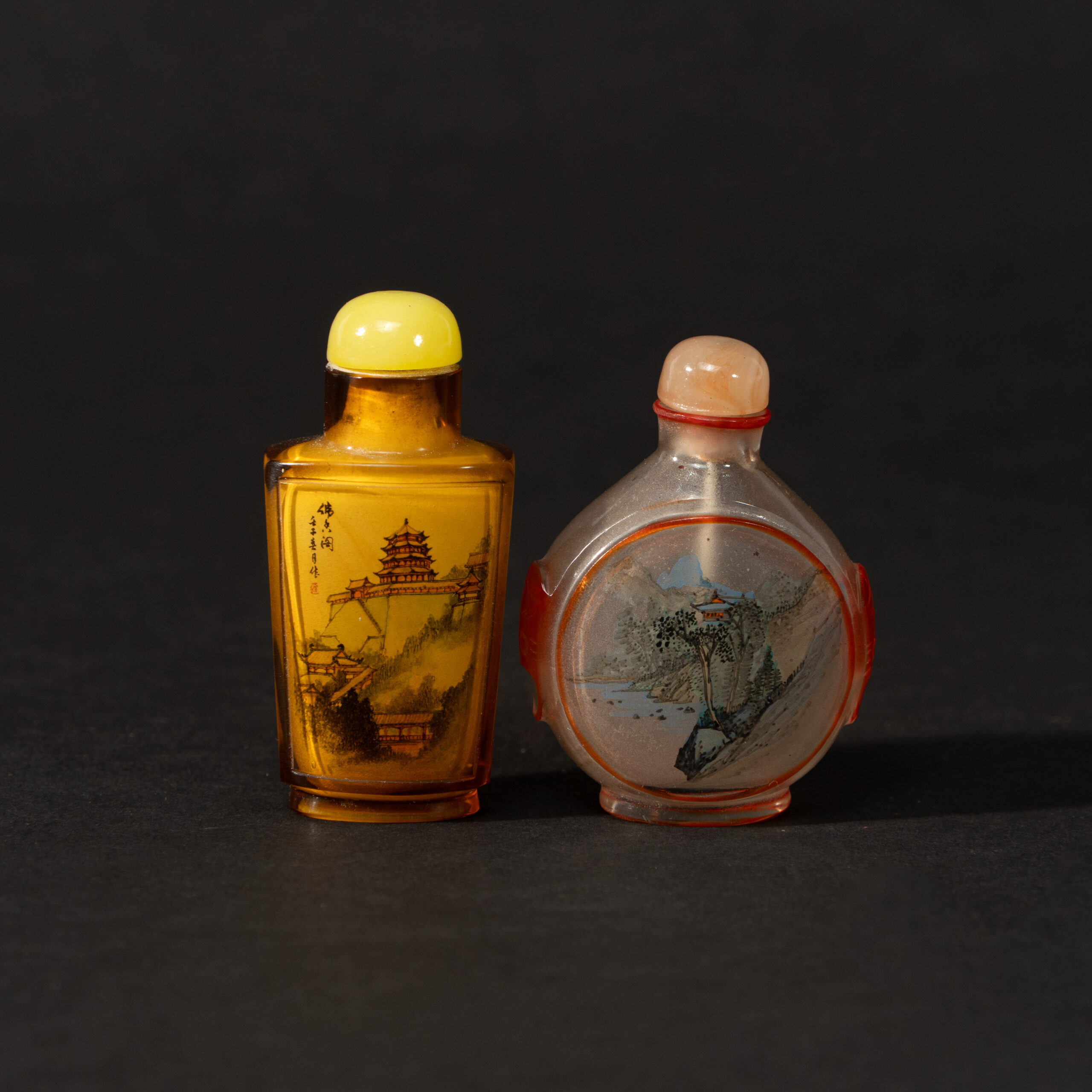 Lot 073 TWO INSIDE-PAINTED GLASS SNUFF BOTTLES
20TH CENTURY - Image 2