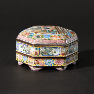 Lot 093 A RARE PAIR OF CANTON ENAMEL TWO-TIERED HEXAGONAL BOXES AND COVERS
19TH / 20TH CENTURY, QIANLONG MARKS