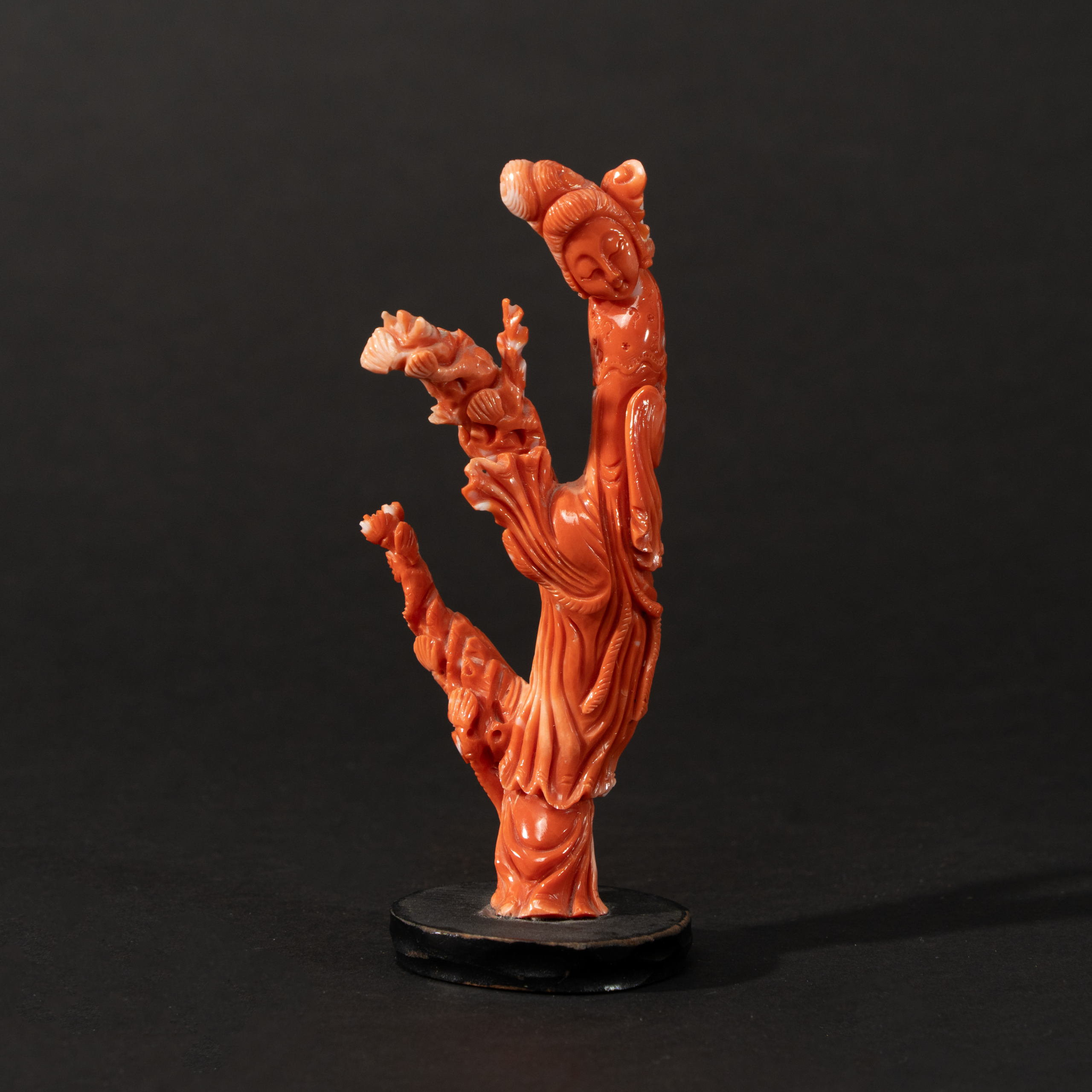 Lot 095 A MAGNIFICENT CARVED CORAL FIGURE OF A LADYQING DYNASTY, 19TH CENTURY