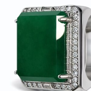 Lot 068 AN IMPORTANT CONTEMPORARY 'OLD MINE' VIVID GREEN JADEITE AND DIAMOND MEN'S RING21ST CENTURY