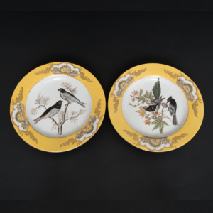 Lot 081 A FAMILLE-ROSE 'BIRDS AND FLOWERS' DISH
20TH CENTURY
粉彩花鸟纹盘
二十世纪