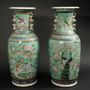 Lot 094 A PAIR OF FAMILLE ROSE TURQUOISE-GROUND 'MYTHICAL BEASTS' VASES
TONGZHI PERIOD (1862–1874)
清同治 绿地粉彩瑞兽花卉图双耳大瓶一对