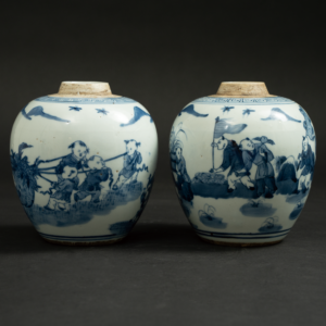 Lot 101 A PAIR OF BLUE AND WHITE 'BOYS AT PLAY' JARS
19TH CENTURY
清19世纪 青花婴戏图小罐一对